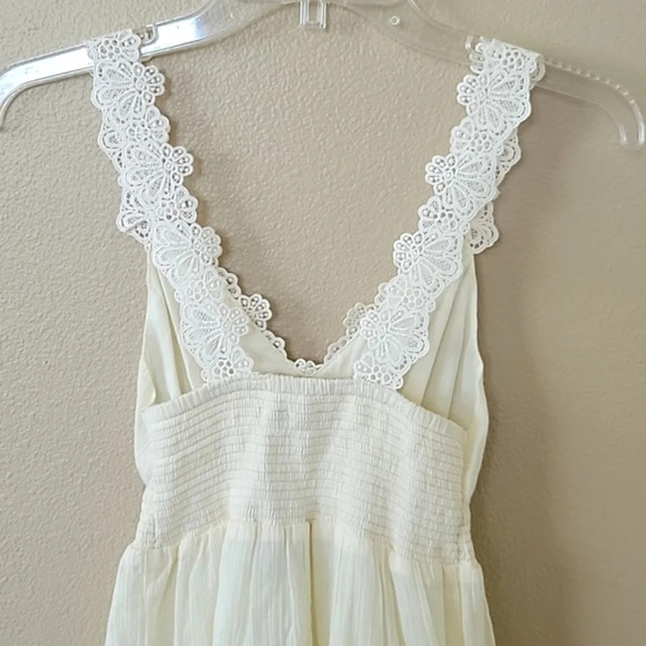 Express Off White Tiered Crochet Lace Strap Dress - Size XS - Picture 7 of 10